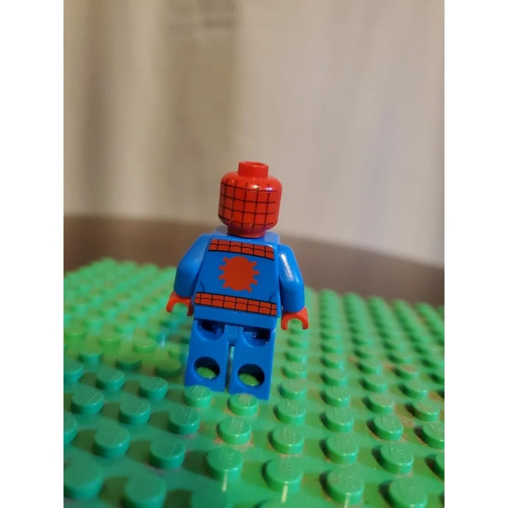 LEGO Marvel Super Heroes Spider-Man Minifigure Red Blue Classic Suit sh038